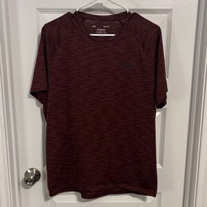 Under Armour Men's Maroon Short Sleeve Tee